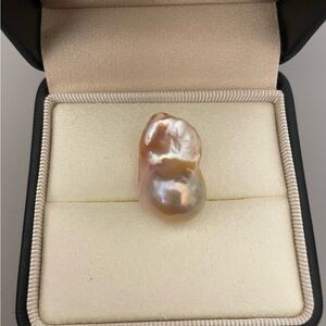 Natural Baroque Pearl